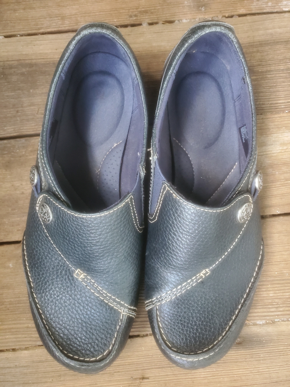CLARKS Comfort Slip-On Women's Leather Loafers in Navy